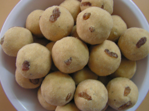 गेहूं के आटे के लड्डू Atta Ladoo Recipe - Wheat Fl.....